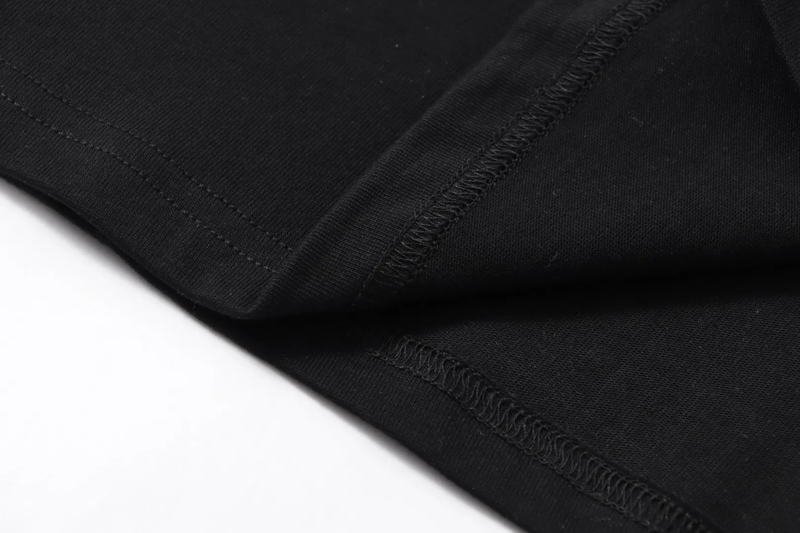 Style number: A 009# P53 Ami spring and summer full series short-sleeved, complete colors, 260g official version weight, 100% double yarn cotton, passed the national standard, can be quality inspected, matched with custom-dyed ribbing in the same vat (to distinguish players with color differences in the threads of clothes on the market), original customized seals, embroidery with high density and hardness (distinguished from disposable quality seals on the market), loose version, can be worn up to 200 pounds. There are too many details, please see the picture. Top Quality Don’t be afraid to compare with any Same Style products on the market. Color: Pink Light Green White Apricot Black Rose Red Sizes: S-XL